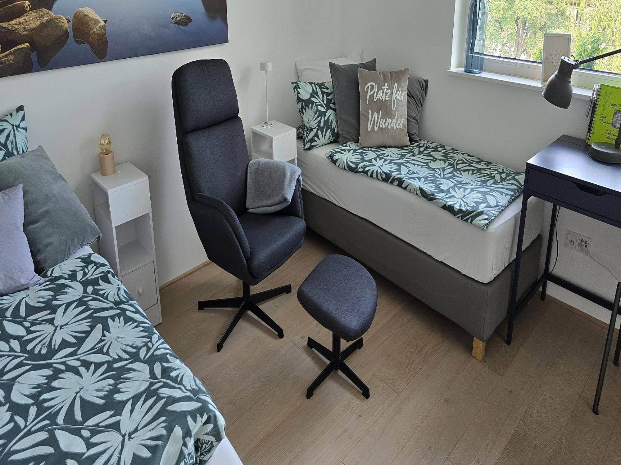 Stadtnahes Gaestezimmer Im Penthouse Bei Esi Tubinga Esterno foto