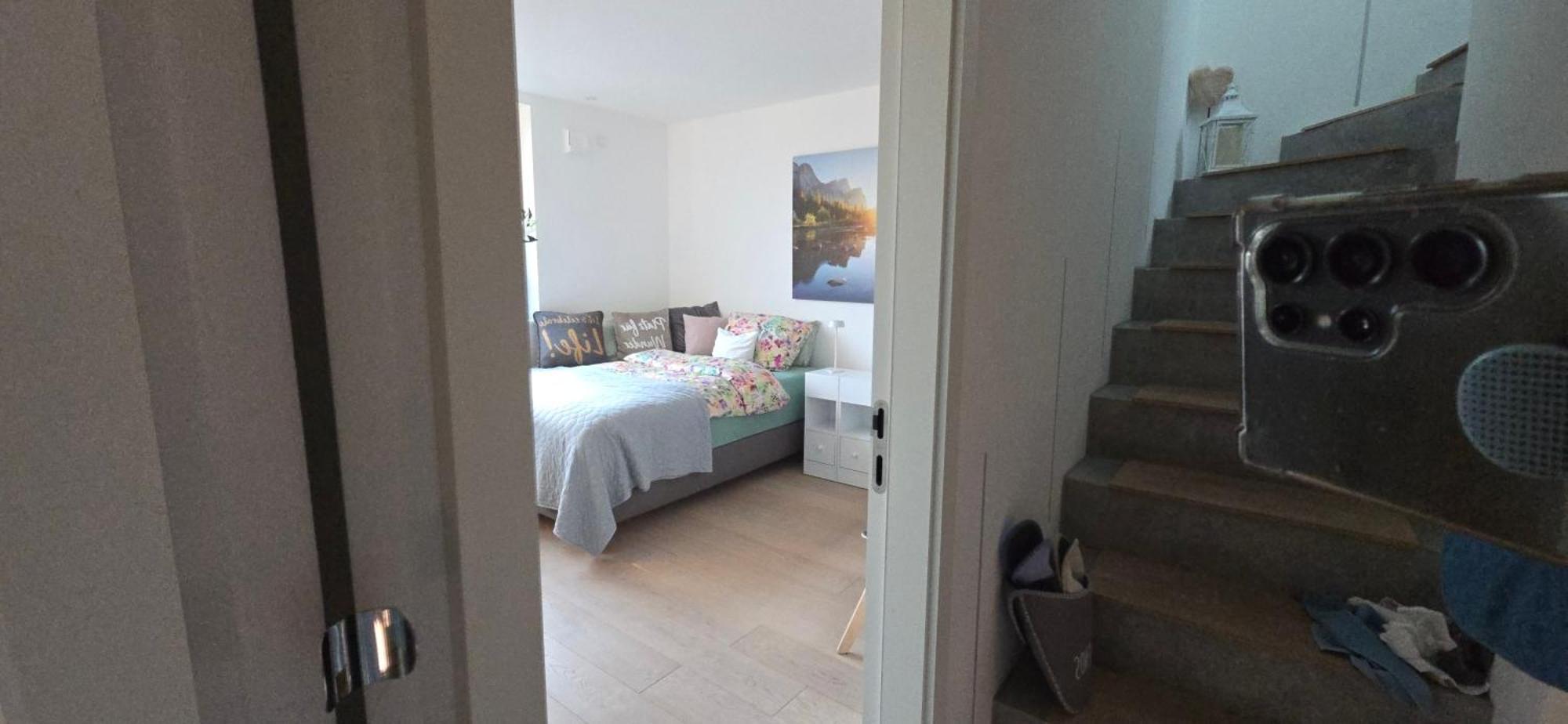 Stadtnahes Gaestezimmer Im Penthouse Bei Esi Tubinga Esterno foto